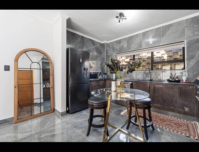 2 BEDROOM APARTMENT TO LET IN PALM LAKES ESTATE